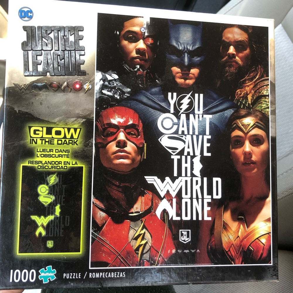 Justice League puzzle 1000pc glow in the dark